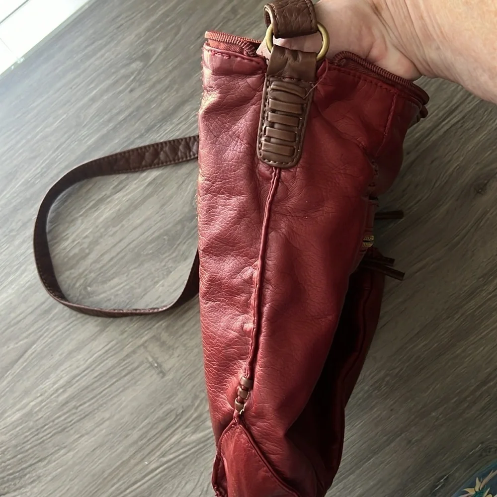 Bueno over the shoulder or cross body bag. Brick red. Lots of pockets. L… - Picture 6 of 8